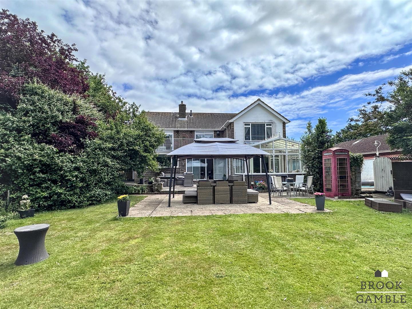 6 Bedroom House. Harley Shute Road in St. Leonards-On-Sea, 37